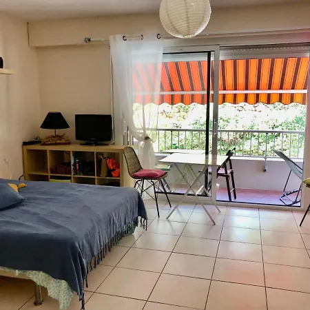 Grand A Entre Et Hyères