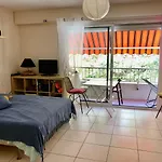 Grand A Entre Et Hyères