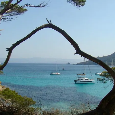 Grand A Entre Et Hyères