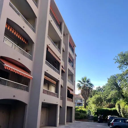 Appartement Grand à Entre Et *