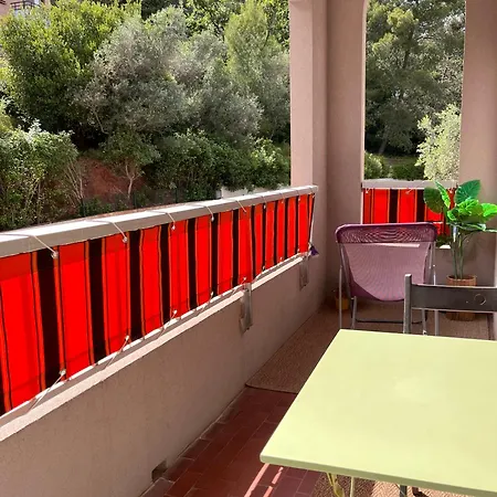 Grand A Entre Et شقة