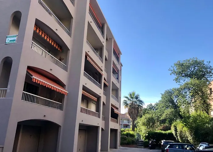 Apartment Grand A Entre Et *