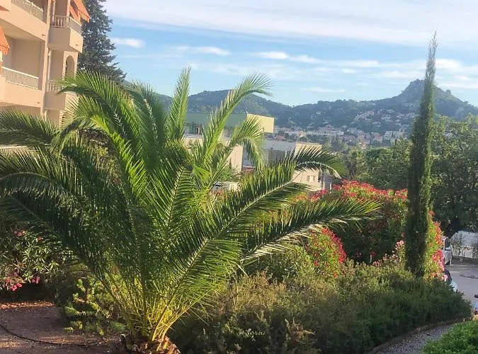 Grand à Entre Et Appartement *