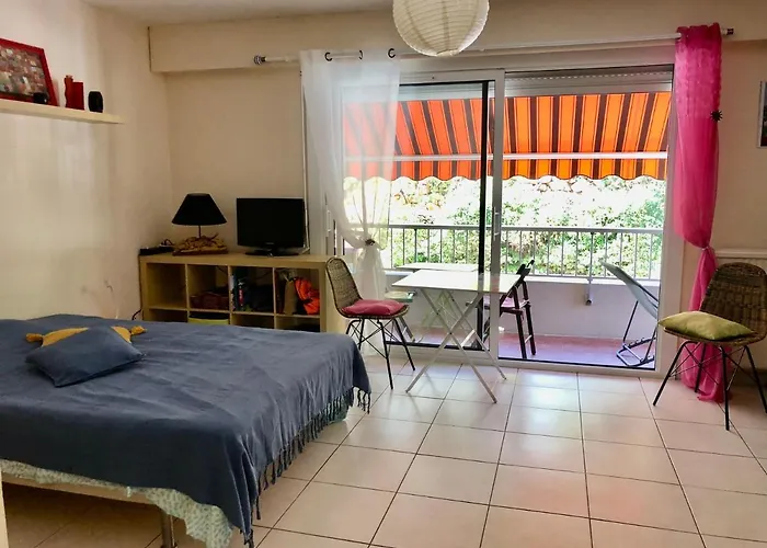 Grand à Entre Et Hyères